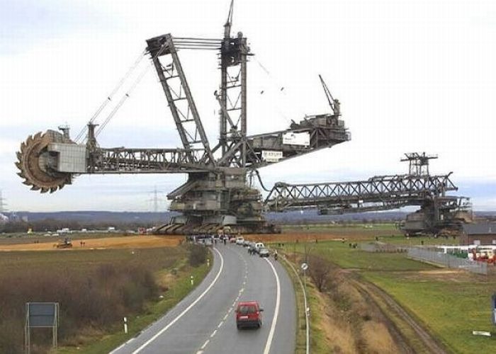 packet Martyr Alienate Bagger 288, una dintre cele mai mari mașinării create de om. La ce este folosită și ce caracteristici are? Galerie foto | Cunoaste lumea packet Martyr Alienate Bagger 288, una dintre cele mai mari mașinării create de om. La ce este folosită și ce caracteristici are? Galerie foto | Cunoaste lumea