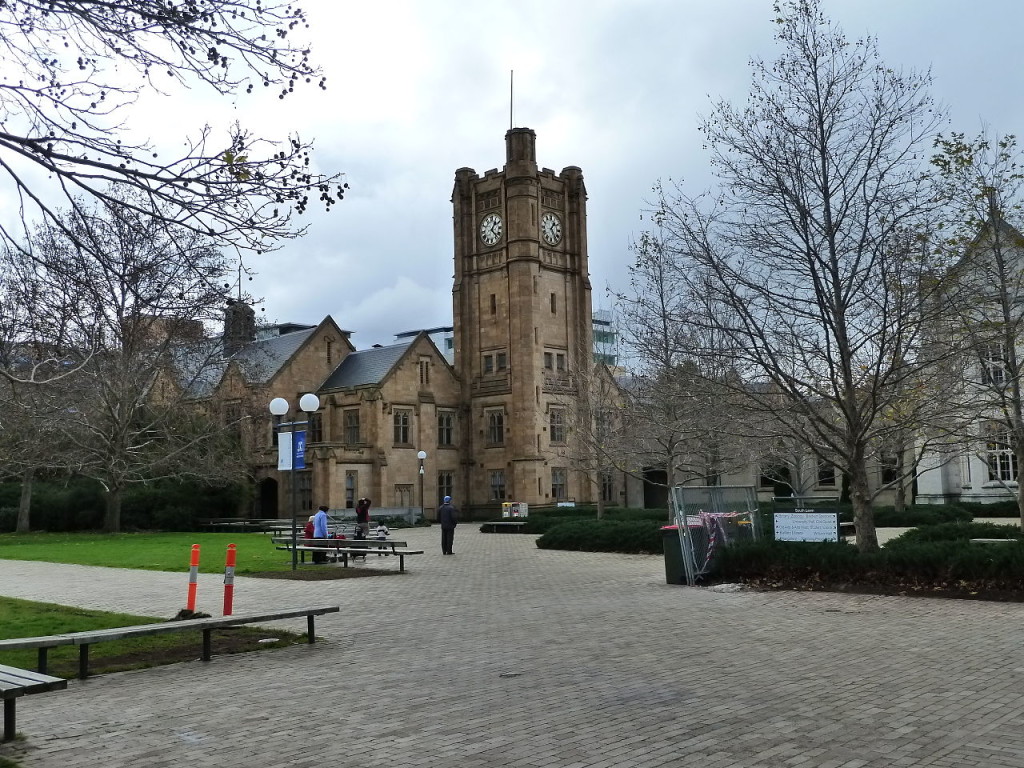 1280px-Melbourne_University-South_Lawn