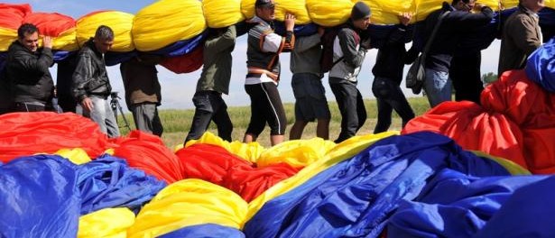 tricolorul-in-cartea-recordurilor-romania-are-cel-mai-mare-steag-national-din-lume