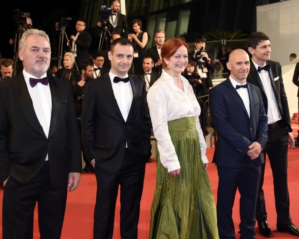 Un-etaj-mai-jos-Cannes-2015-e1432026128103