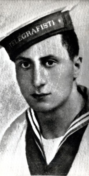 001F515B000004B0-3243506-Benito_Mussolini_was_the_dictators_first_son_born_illegitimately-a-4_1443074406662