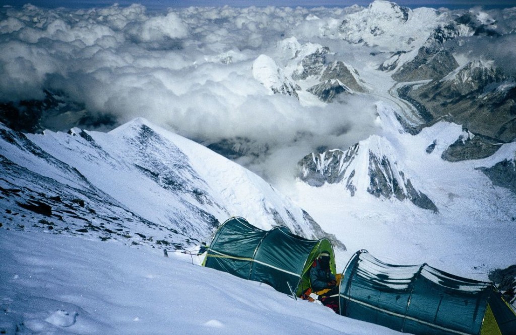 301-romani-pe-everest_jpg