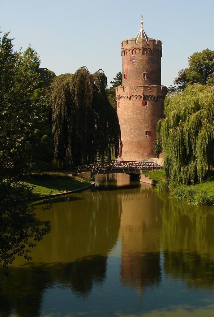 800px-Kronenburgertoren