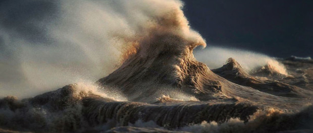 the-freak-liquid-mountains-of-lake-erie-5__880