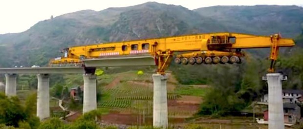 Chineese-Robots-Builds-Bridges-on-Massive-Scale