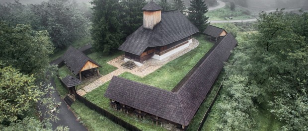 postcard-Leleasca-mic