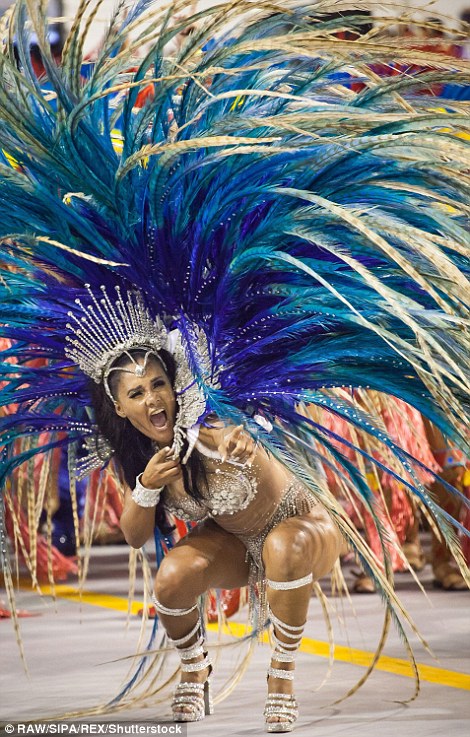 30EFE6D700000578-3434717-Revelers_of_the_Perola_Negra_and_Aguia_de_Ouro_samba_schools_per-a-44_1454796234020