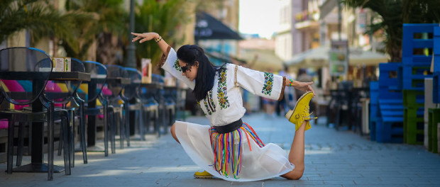 Romanian-ballerina-shows-tradition-through-elegance-and-grace2__880