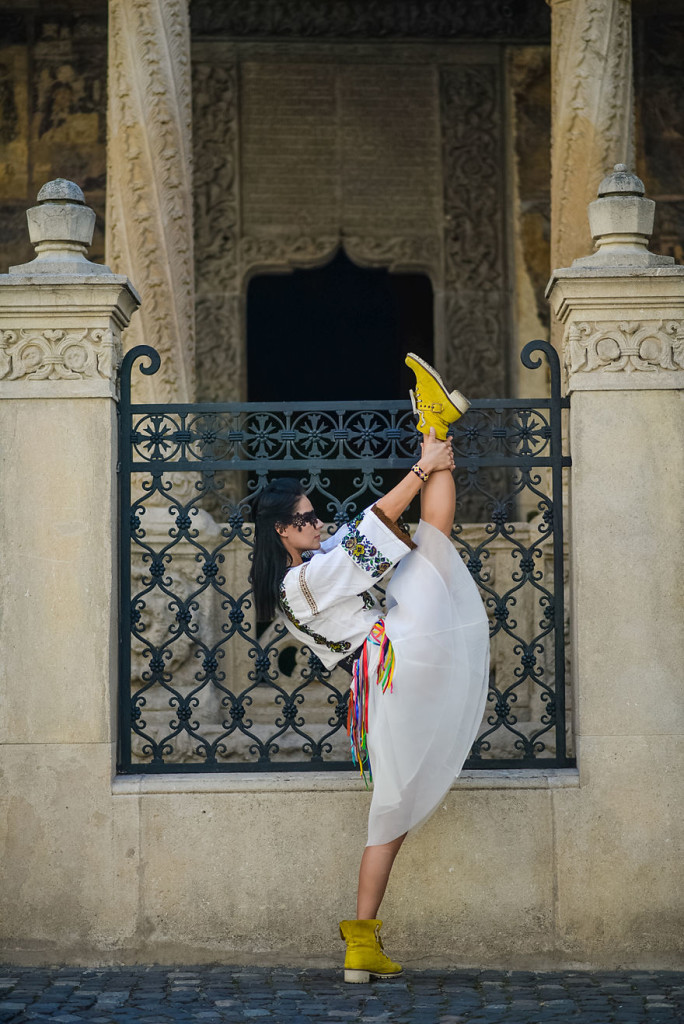 Romanian-ballerina-shows-tradition-through-elegance-and-grace4__880