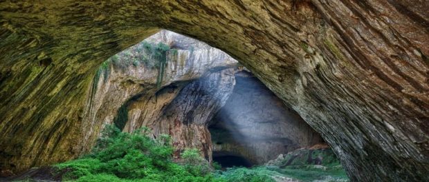 Devetashka-Cave-The-Bulgarian-main-landmark-with-more-than-70-000-years-of-human-presence-5734474e68669__880