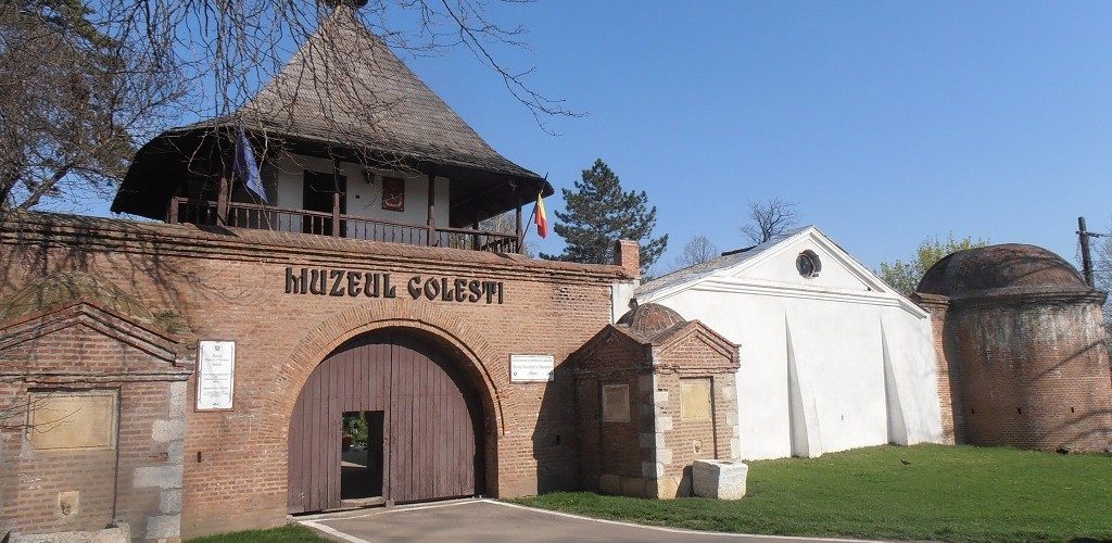 Muzeul-Golesti-1024x500