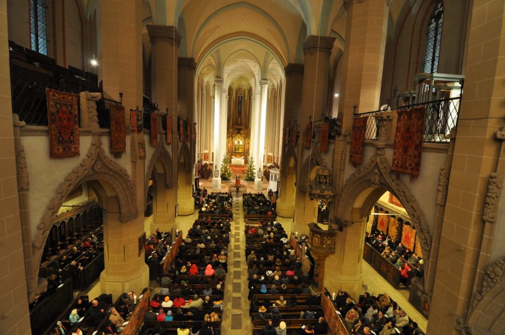 Biserica-Neagra-interior