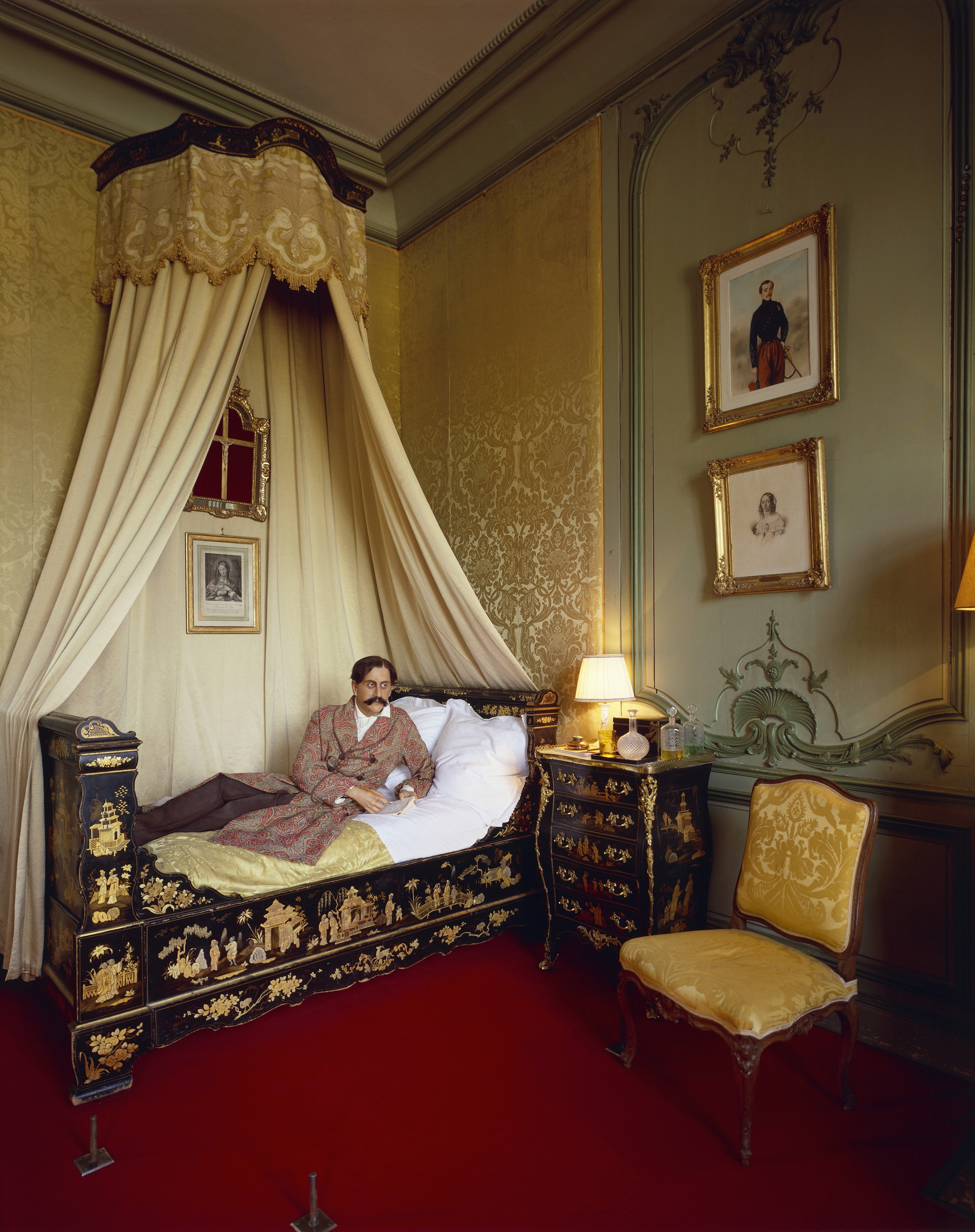 FRANCE - MAY 14: Marcel Proust's bedchamber (1871-1922), Chateau de Breteuil, Choisel, France. (Photo by DeAgostini/Getty Images)