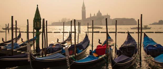venetia gondole pixabay com