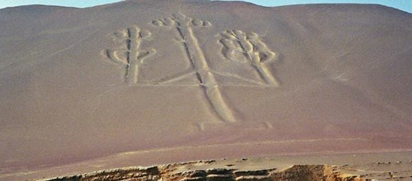 prehistoric-geoglyph-of-the-Paracas-Candelabra