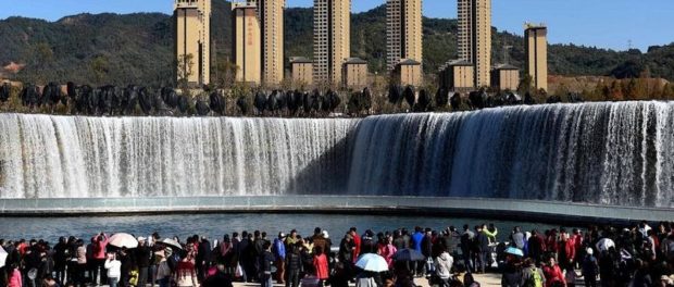 china-artificial-waterfall-kunming-4
