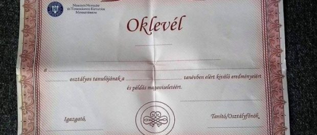 Diplome-in-limba-maghiara-la-absolvirea-scolii-generale-din-Corunca