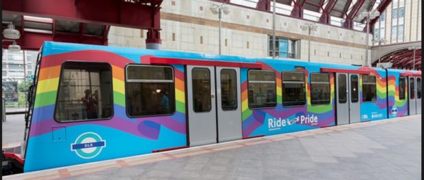 tren curcubeu