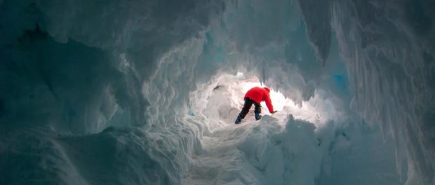 antarcitca-ice-cave-2