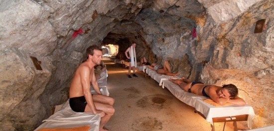 Gastein-Healing-Caves-550x367
