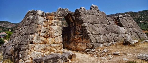 Hellinikon, piramida