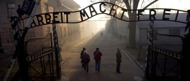 Auschwitz-gateway-631