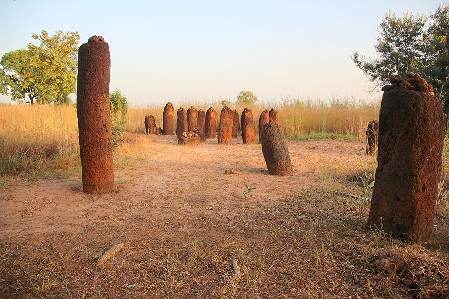 Circles_of_stone_in_Wassu_Gambia_have_a_particular_history