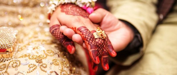 hand_in_marriage_pakistan_unsplash_1024