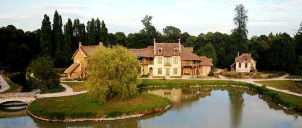 sat Versailles