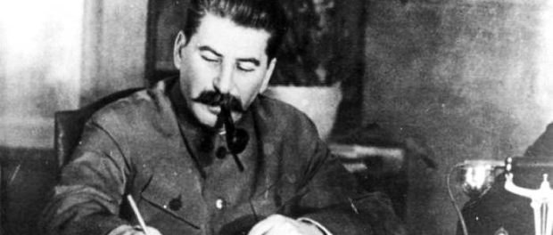 Stalin-semnand-documente