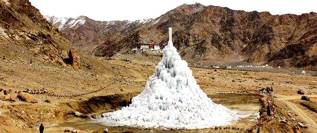 stupe-de-gheata in desert