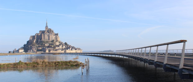 Mont_St_Michel_+_Jetée_par_Marée_haute