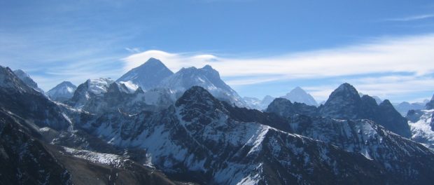 Everest,_Lhotse_and_Makalu_from_Gokyo_Ri