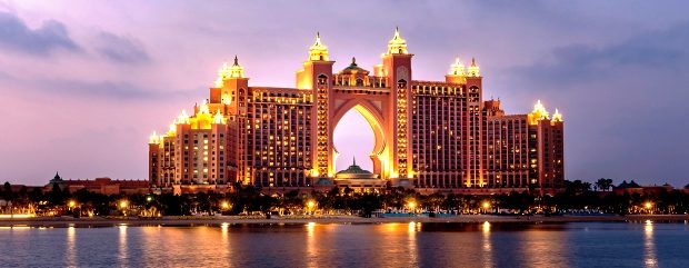Hotel_Atlantis_at_Sunset,_The_Palm_-_Dubai_(49510861268)